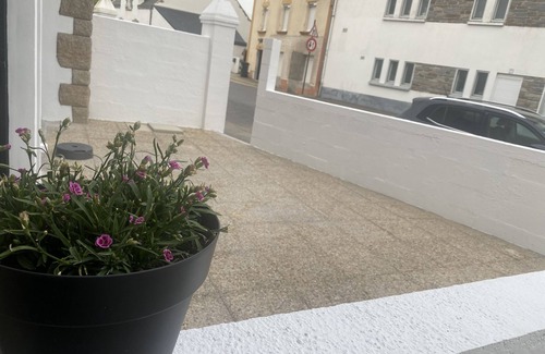 Etel Apartment | Appartement T2 Avec Terrasse de 20m2 à Proximité des Plages