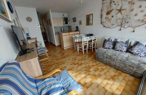 Le Grau-dʼAgde Apartment | Appartement T2 Cabine en Front de Mer avec Terrasse à Agde - 5/6 Couchages - FR-1-423-191