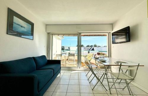 Saint-Amand-en-Puisaye Apartment | Appartement T2+Cabine à Carnac, Balcon Sud, Proche Plages, 4 Pers. - FR-1-377-29