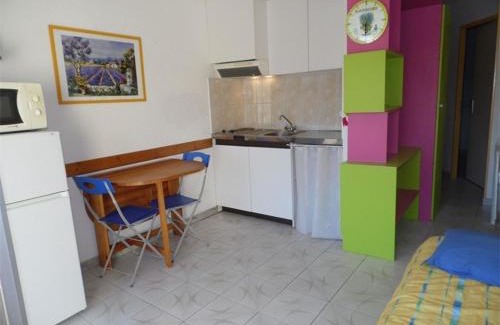 Marseillan Apartment | Appartement T2 cabine avec terrasse, proche plage, parking privé, pour 4 personnes. - FR-1-326-547