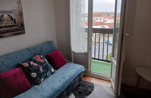 Bas-Vernet Apartment | APPARTEMENT T2 confort,Parking,balcon,près Parc des Expositions,10 minutes plage