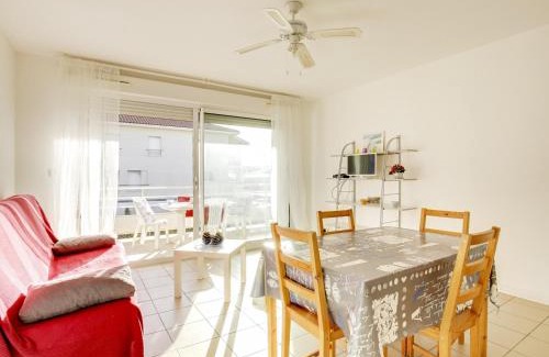 Biscarrosse Plage Apartment | Appartement T3 à 50m de l'océan, balcon sud, parking, pour 4 pers à Biscarrosse - FR-1-521-3