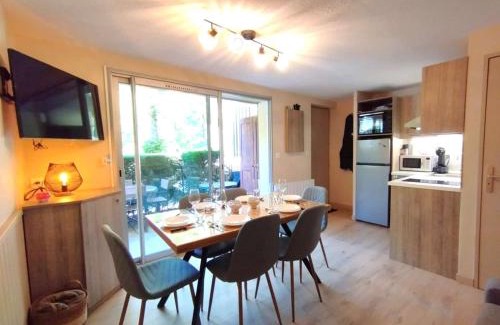 Vignec Apartment | Appartement T3 pour 6 à Vignec avec terrasse, parking et casier à skis - FR-1-457-346