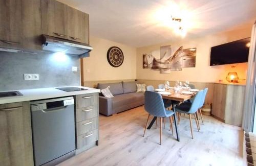 Vignec Apartment | Appartement T3 pour 6 à Vignec avec terrasse, parking et casier à skis - FR-1-457-346
