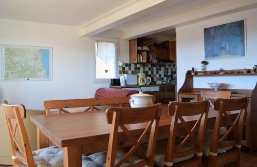 Les Angles Apartment | Appartement T4 aux Angles avec Balcon et Parking - FR-1-593-2