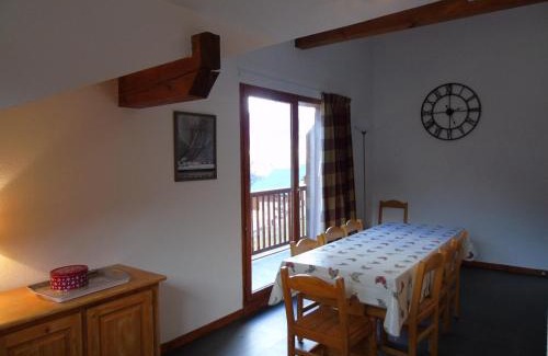 Valfrejus Apartment | Appartement Valfréjus 8 pers, cuisine équipée, 2 sdb, animaux admis - FR-1-561-27