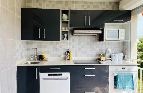 Pointe de la verdure Apartment | Appartement vue mer, piscine, dans quartier prisé de Gosier