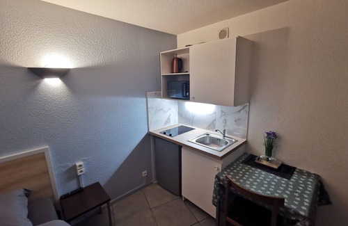 Gambetta Apartment | Apparthotel La Defense, Paris, France