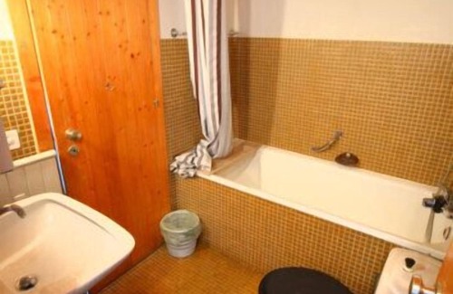Anzere Apartment | Appartment with a terrace, entrance corridor, 1 bedroom with 2 single beds and 1 bunk bed, 1 bathroo