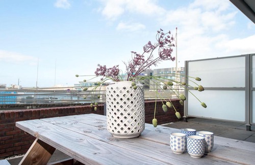 Vissershaven Apartment | Appealing Apartment in Den Haag with Balcony Terrace
