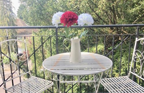 Cowley Apartment | Apple Perch 2BR Flat - Free Parking