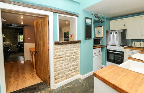 Branston Cottage | APPLE TREE COTTAGE, pet friendly, with open fire in Branston