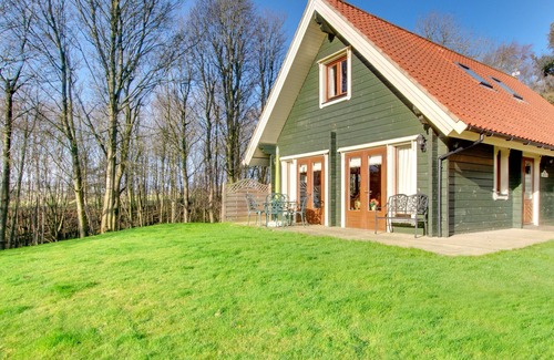 Morpeth Cottage | APPLE TREE LODGE, pet friendly, character holiday cottage in Swarland