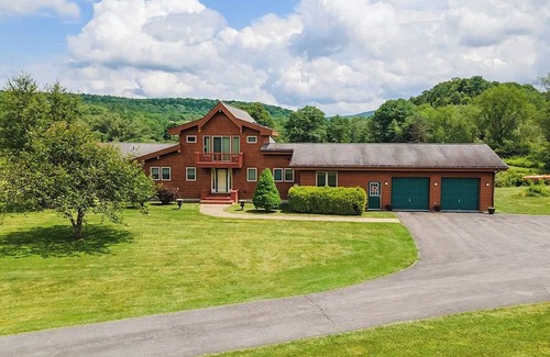 Cooperstown House | Apple Tree Pond