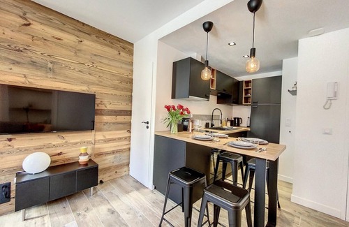 Chamonix City Centre Apartment | Appt 4 pers - Chamonix hearth with terrace & Mont Blanc view