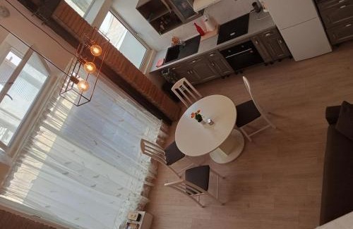 Graulhet Apartment | Appt climatisé, 4 à 6 couchages Tarn, Albi, Gaillac, Cordes, Wifi gratuit, boîte à clés, proche commodités et gare routière