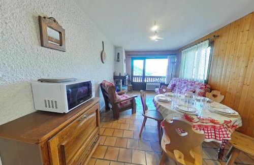 Le Grand-Bornand Apartment | Appt cosy 3 pièces avec cheminée, proche télécabine - FR-1-241-42
