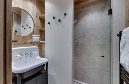 La Rosiere Apartment | Appt neuf proche pistes, spacieux, 4 ch, 10 pers, balcon, parking, wifi - FR-1-690-9
