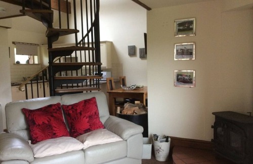 Farlam Cottage | Apr/May 2 nights min. amazon fire stick,pets welc. wine/chocs inc.