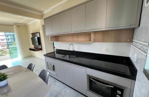 Canto Grande Apartment | Aprecie Mariscal Nesta Hospedagem a 150 M do Mar - V4