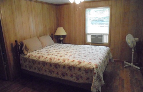 Marshall Cabin | APRIL'S CREEKSIDE CABIN