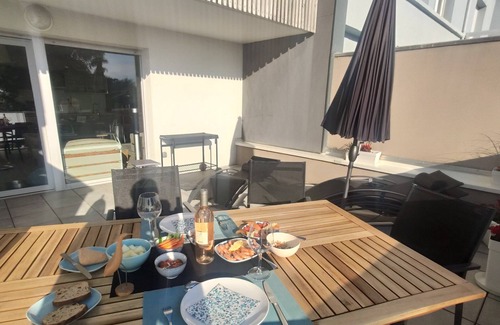 Wimereux Apartment | Apt 1st, copr on 3 floors, elevator, sheltered terrace 25M2 wind, separate wc