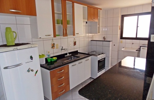 Praia do Morro Apartment | Apt 2 rooms with en suite and Wi-Fi, near the shopping Beach Center