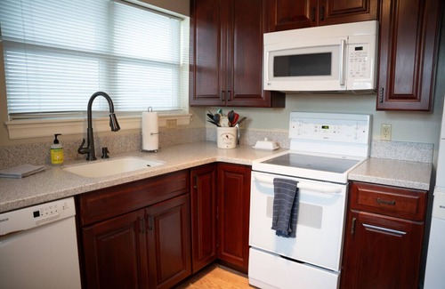 University District Apartment | Apt. #5- Goldsmith's Riverfront Inn- Bitterroot Apartment