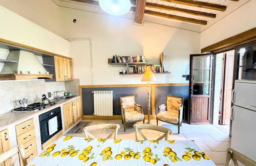Spoleto Apartment | Apt 6 - Magical Grounds With Pool Jacuzzi Sleeps 4