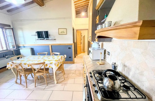 Spoleto Apartment | Apt 6 - Magical Grounds With Pool Jacuzzi Sleeps 4