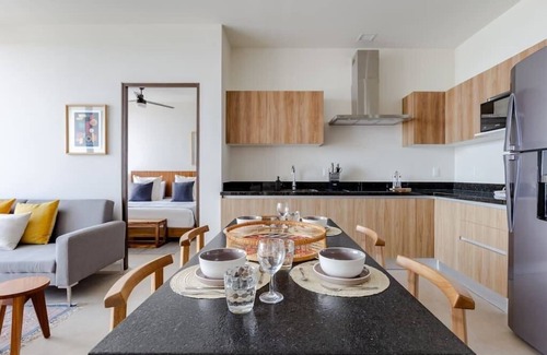 Downtown Cancun Apartment | Apt 903 with stunning Lagoon view w/pool and gym