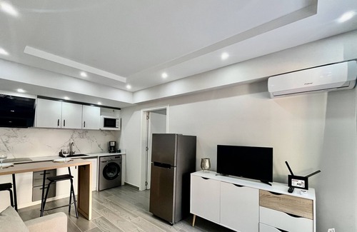 Wolmar Condo | APT Le Sunset – Flic en Flac Air conditioning Wi-Fi 2 minutes from the beach