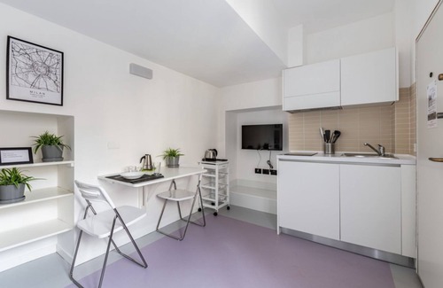 Magenta Apartment | APT overlooking quiet inner courtyard!