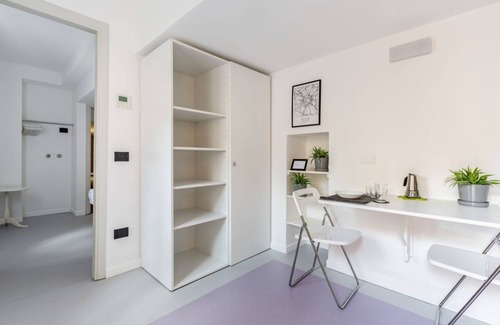 Magenta Apartment | APT overlooking quiet inner courtyard!