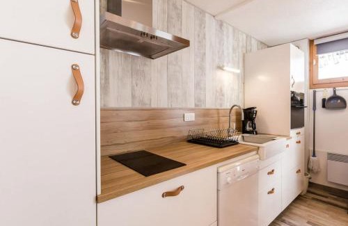Montchavin Apartment | Apt rénové 2* pour 4/5p à Montchavin, proche pistes et commerces, parking gratuit - FR-1-329-52