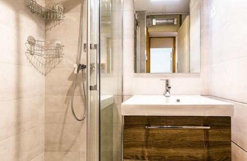 Montchavin Apartment | Apt rénové 2* pour 4/5p à Montchavin, proche pistes et commerces, parking gratuit - FR-1-329-52