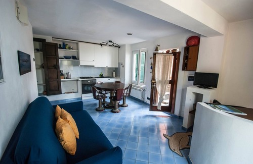 Manarola Apartment | Apt. Terrazza Sofia by Arbaspàa, with sea view terrace