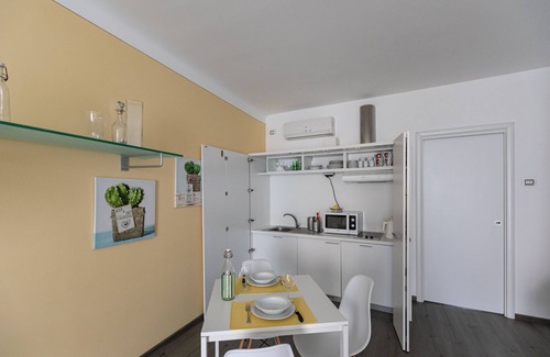 Stresa Apartment | Apt with terrace, balcony ,WiFi, A/C, in historic center of Stresa, just by lake