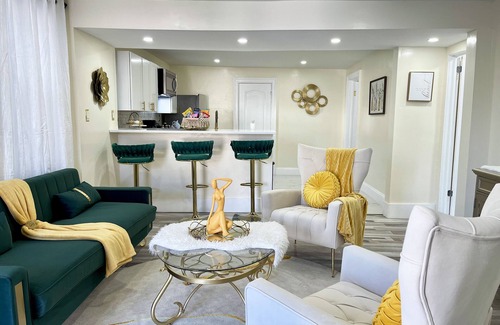 Utica House | Apt. With Ultrafast Speed FREE Internet