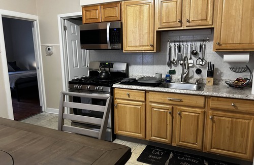 Constable Hook Apartment | Apt with utilities, wifi, a compact parking space, & on-site laundry near NYC!