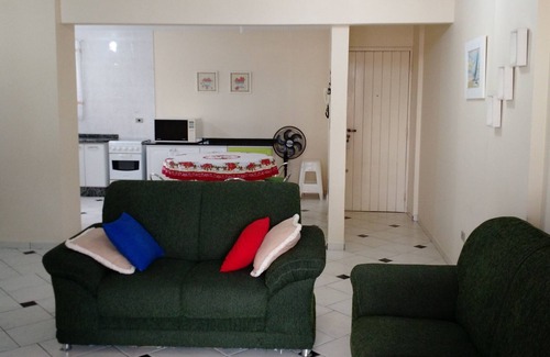 Guaratuba Apartment | Apto 14 Guaratuba 2 blocks from Christ's beach, Wi-Fi, 2 garages, Sky