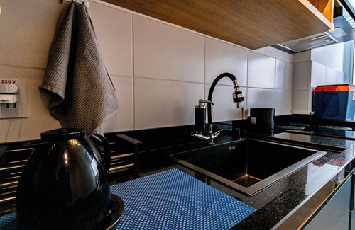 Jardim Mar e Ceu Apartment | Apto c piscina e WiFi na Praia da Enseada -Guarujá