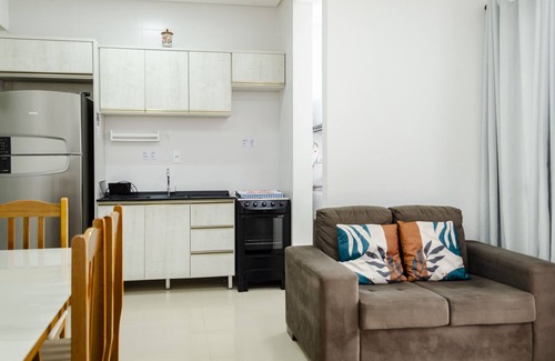Governador Celso Ramos Apartment | Apto com Wi-Fi a 450m da Praia de Palmas