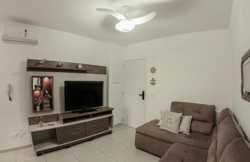 Pereque-Acu Apartment | Aptº TOP 2 Quartos com Varanda, 400 m da Praia, em Condomínio com Piscinas, Sala, Smart TV, Sofá Cama, com 2 Banheiros, Cozinha Planejada Completa, Wi-Fi 200 mbps, Ares-condicionados, Churrasqueira, Máquina de Lavar e Tanque, Estacionamento, Portaria 24 h