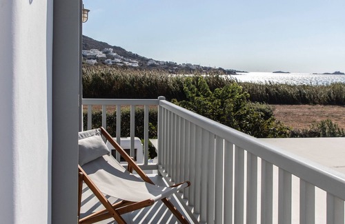 Maragas Villa | Aqua Breeze South Villa on the beach