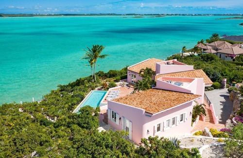 Ocean Point Villa | Aqua Pulchra – a Private Waterfront Haven of Peace and Tranquility