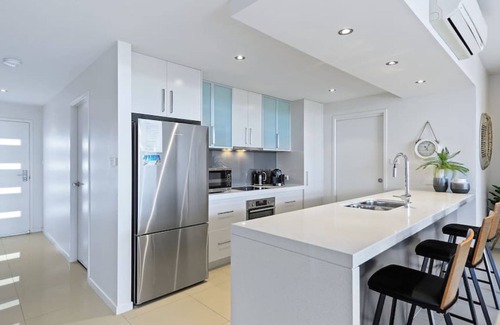 Huskisson House | Aqua Shores 3 Bedroom - Newly renovated with Wifi, Linen, Netflix and AC