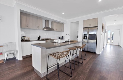 Eagle Point House | Aqua Views - Views towards the beautiful Gippsland Lakes and Eagle Point Bay