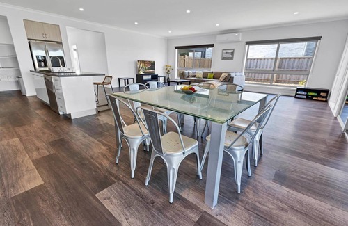 Eagle Point House | Aqua Views - Views towards the beautiful Gippsland Lakes and Eagle Point Bay