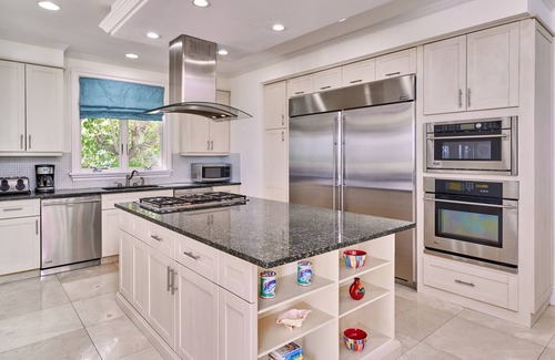 Blue Mountain Villa | Aqualina Villa is a Luxurious 5 BDR Villa with an Amazing Ocean View